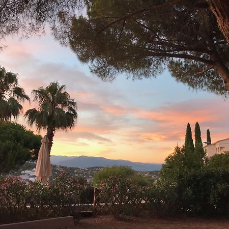 Haus Mit Garten Ueber Der Bucht Von Cannes فالوريس المظهر الخارجي الصورة