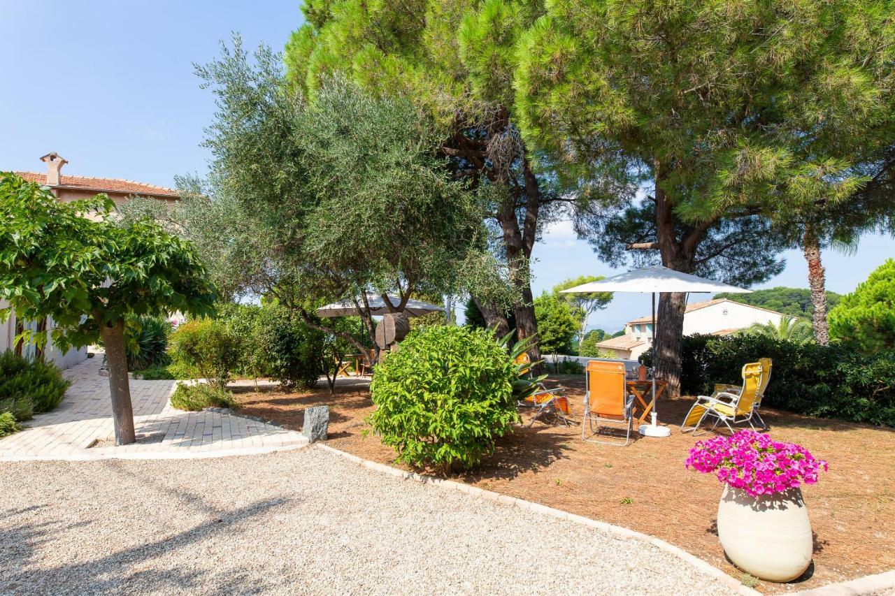 Haus Mit Garten Ueber Der Bucht Von Cannes فالوريس المظهر الخارجي الصورة